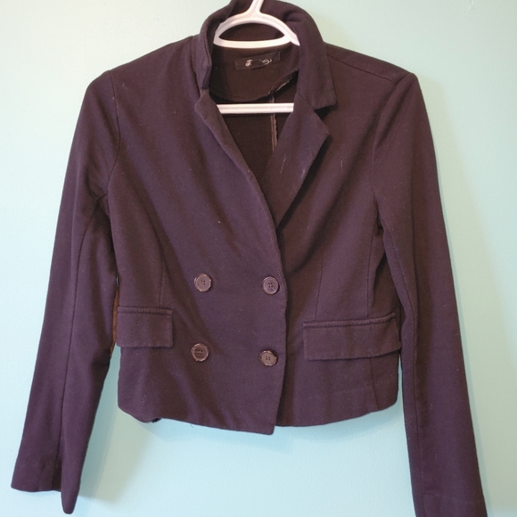 Cropped Blazer - Picture 1 of 3